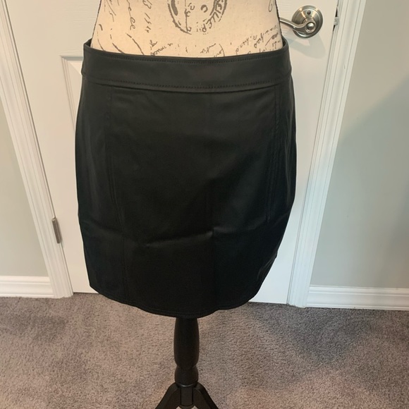 Faux leather skirt with asymmetrical front zipper - Picture 2 of 4